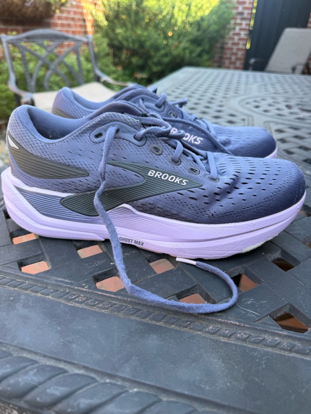 Brooks Women's Running Shoes in Lavender and Dark Gray